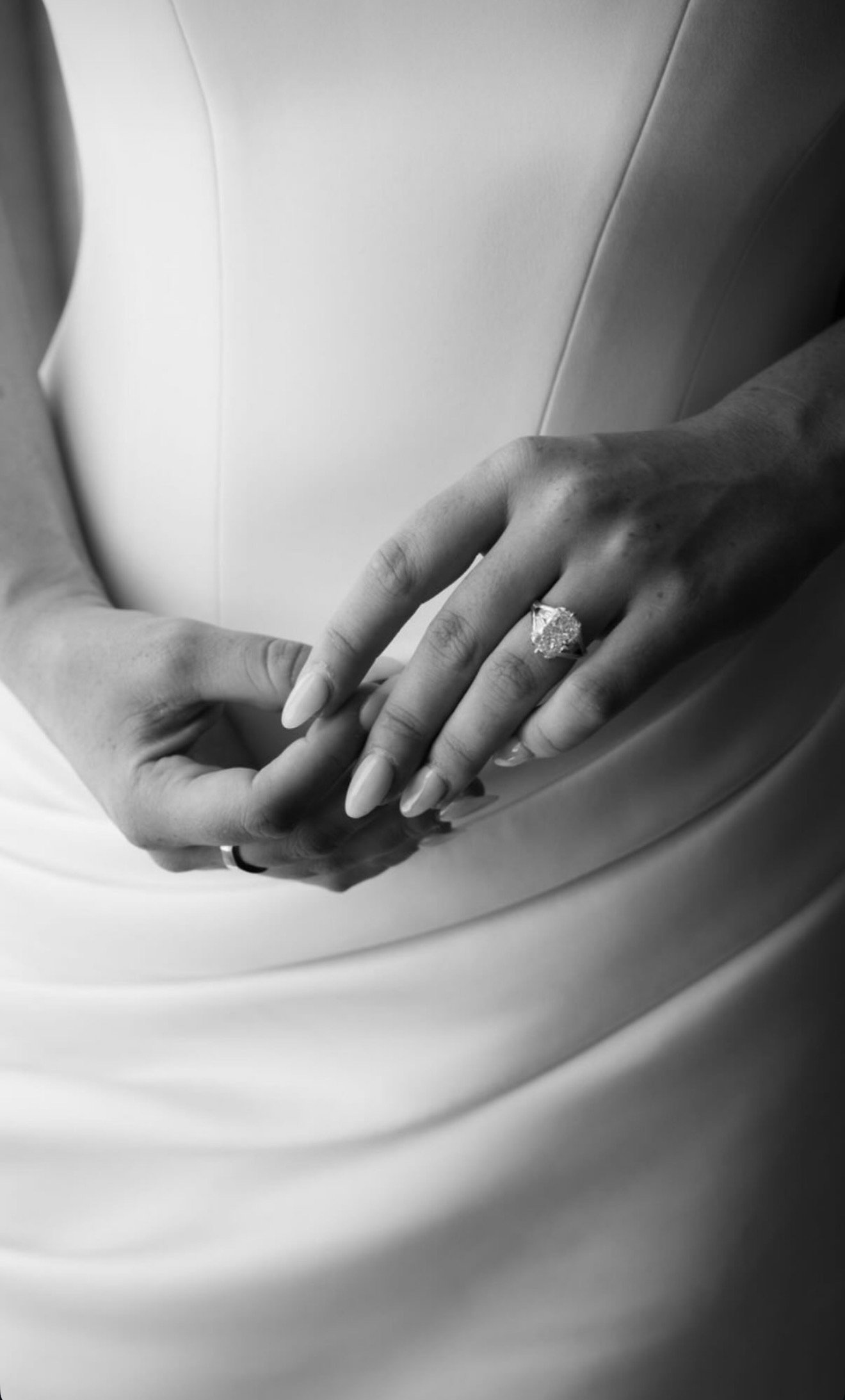 Détail bague et mise en beauté mariée